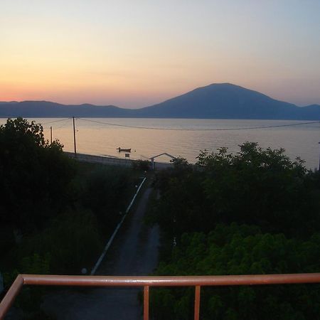 Apartments Skardoutsou Агиокампос Екстериор снимка